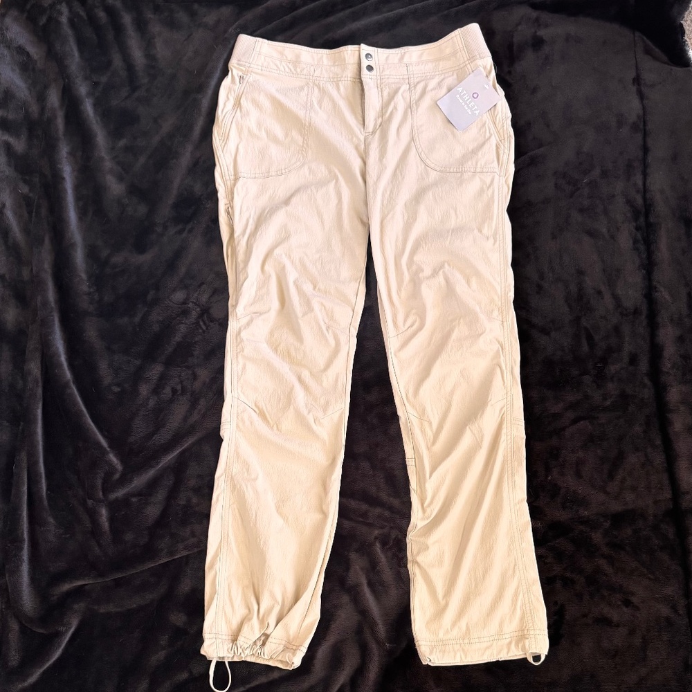 Athleta Trekkie Hike Pant size 12 ecru